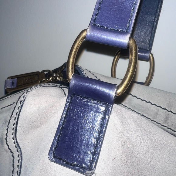 YVES SAINT LAURENT
Ombré Leather Downtown Tote - Picture 7 of 16